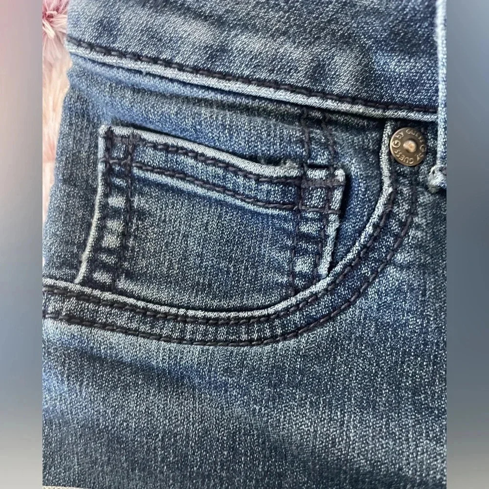 G by Guess woman’s blue denim jeans with cuffs. Size 27 US. - Picture 10 of 10